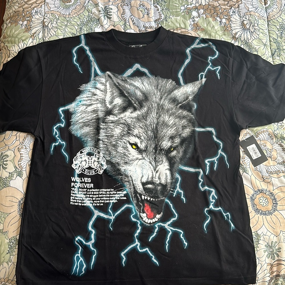 Lighting wolf